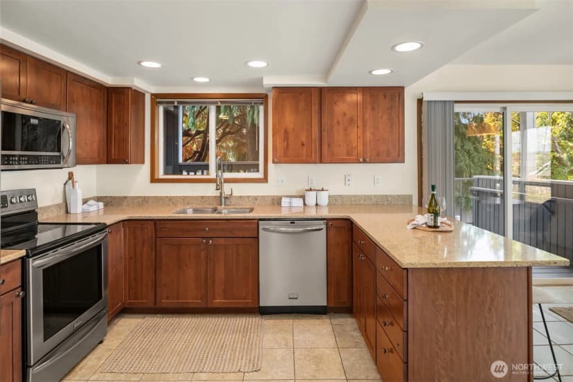 Property photo for 4424 4th Avenue Nw #5, Seattle photo 12