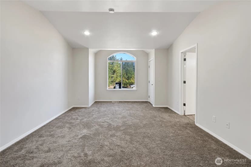 Property photo for 2112 307th Street S, Roy photo 14
