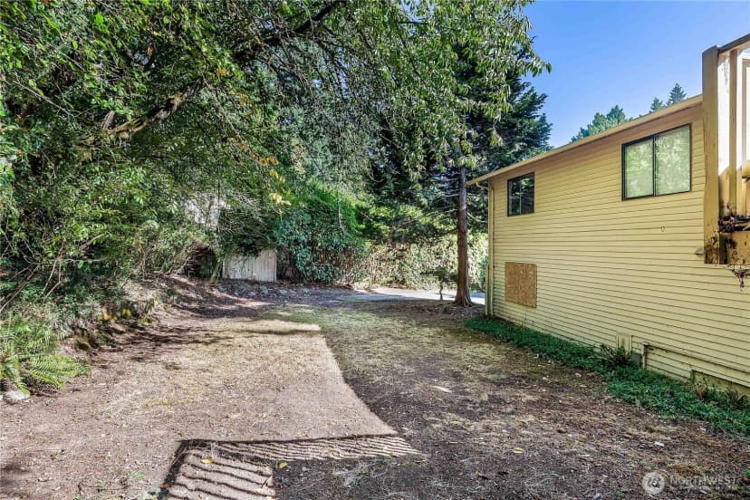 Property photo for 6907 96th Avenue Se, Mercer Island photo 18