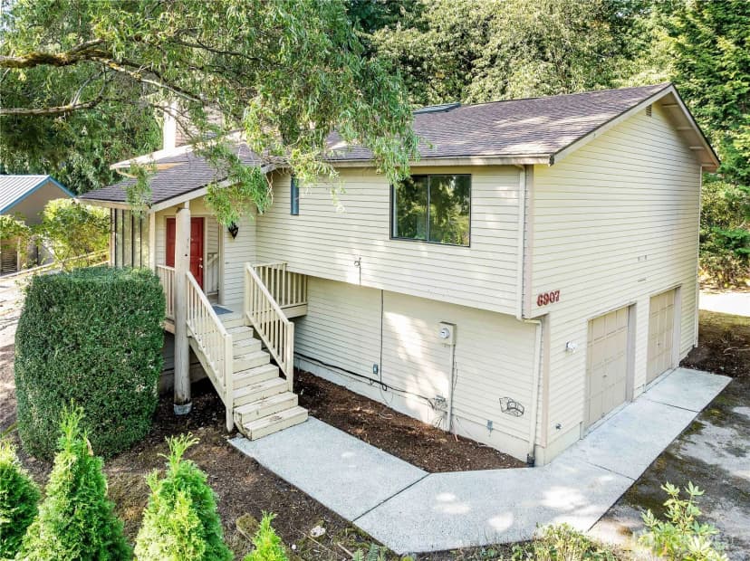 Property photo for 6907 96th Avenue Se, Mercer Island photo 3