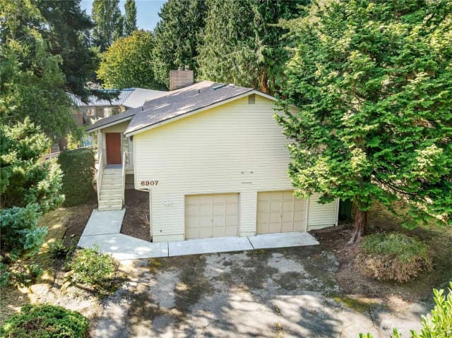 Property photo for 6907 96th Avenue Se, Mercer Island photo 2
