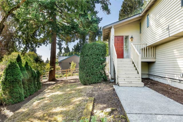 Property photo for 6907 96th Avenue Se, Mercer Island photo 4