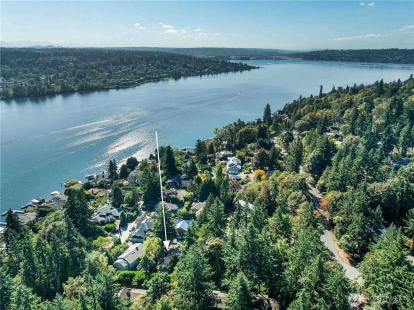 Property photo for 6907 96th Avenue Se, Mercer Island photo 23