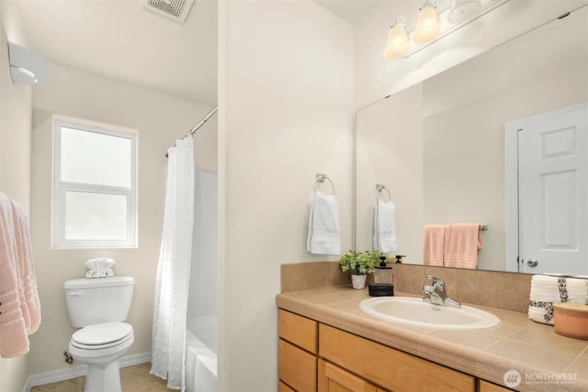 Property photo for 520 46th Street Se, Everett photo 24