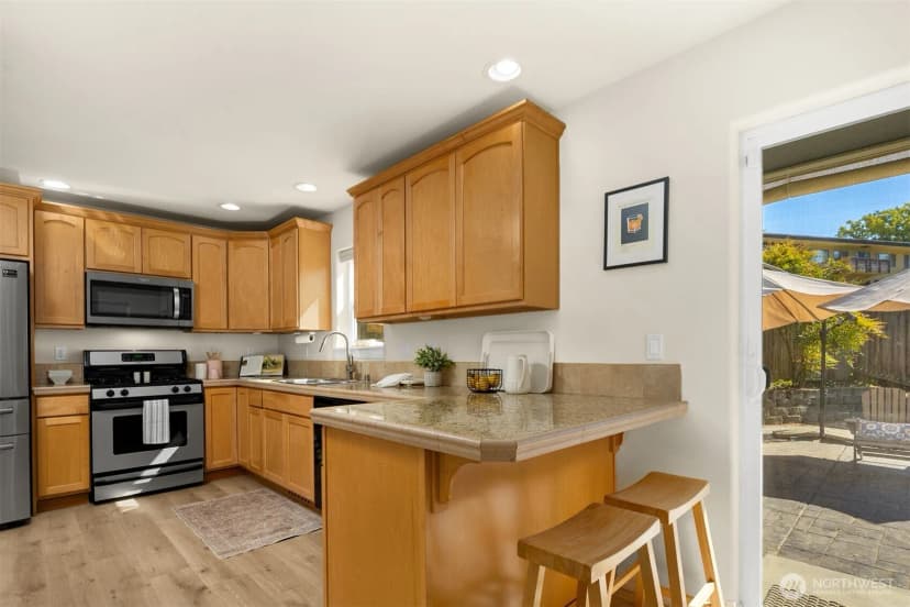 Property photo for 520 46th Street Se, Everett photo 10