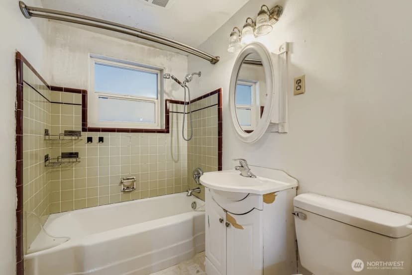 Property photo for 14630 3rd Avenue Sw, Burien photo 9