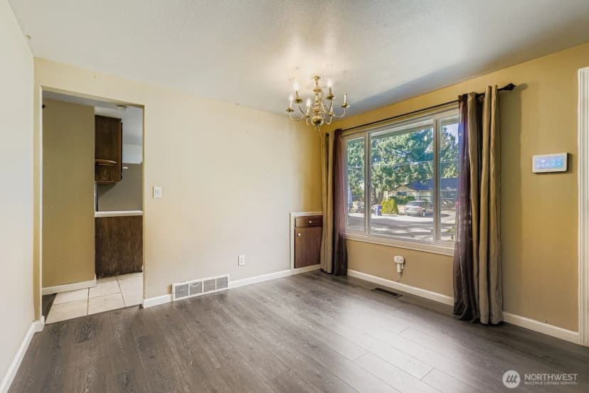 Property photo for 14630 3rd Avenue Sw, Burien photo 4