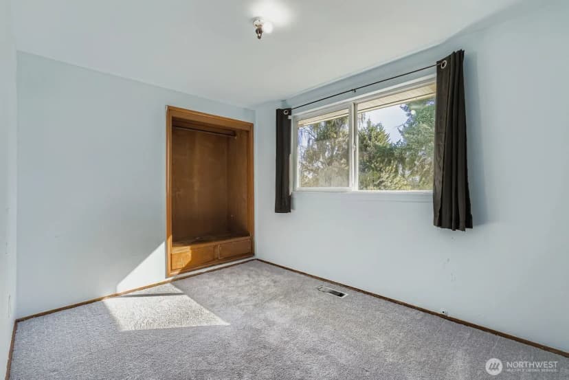 Property photo for 14630 3rd Avenue Sw, Burien photo 7
