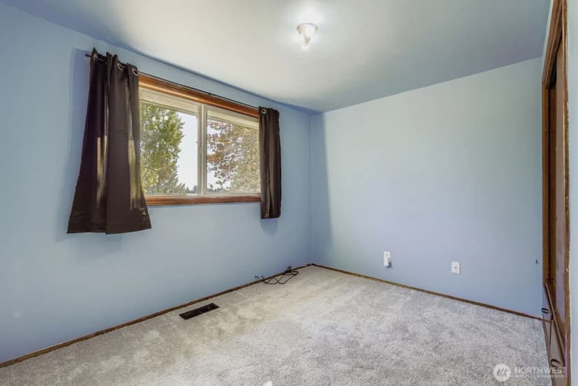 Property photo for 14630 3rd Avenue Sw, Burien photo 8