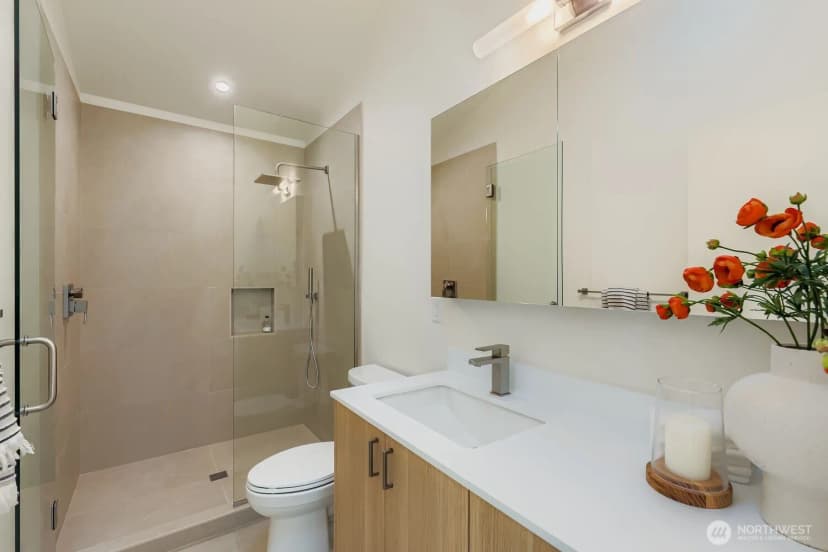 Property photo for 5717 35th Avenue Ne, Seattle photo 20