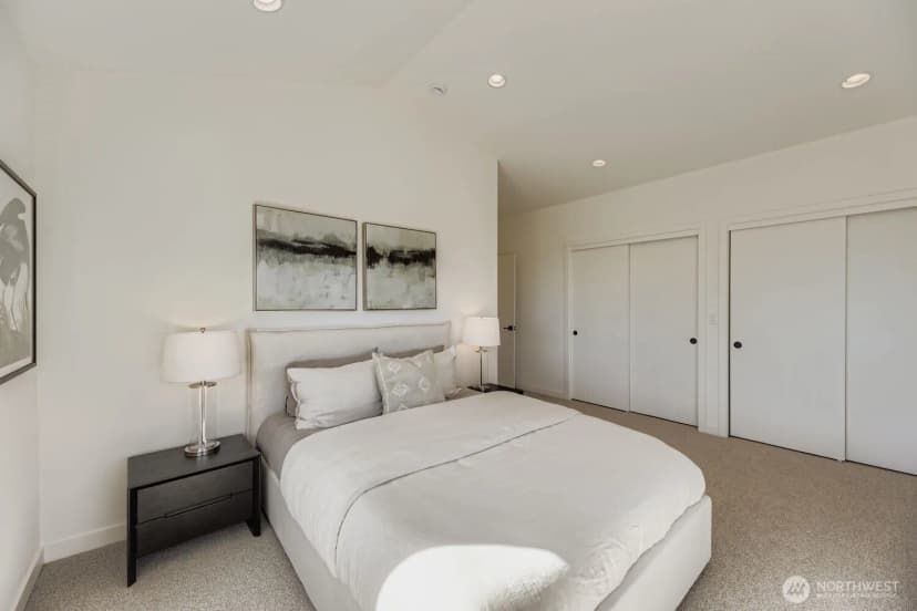 Property photo for 5717 35th Avenue Ne, Seattle photo 19