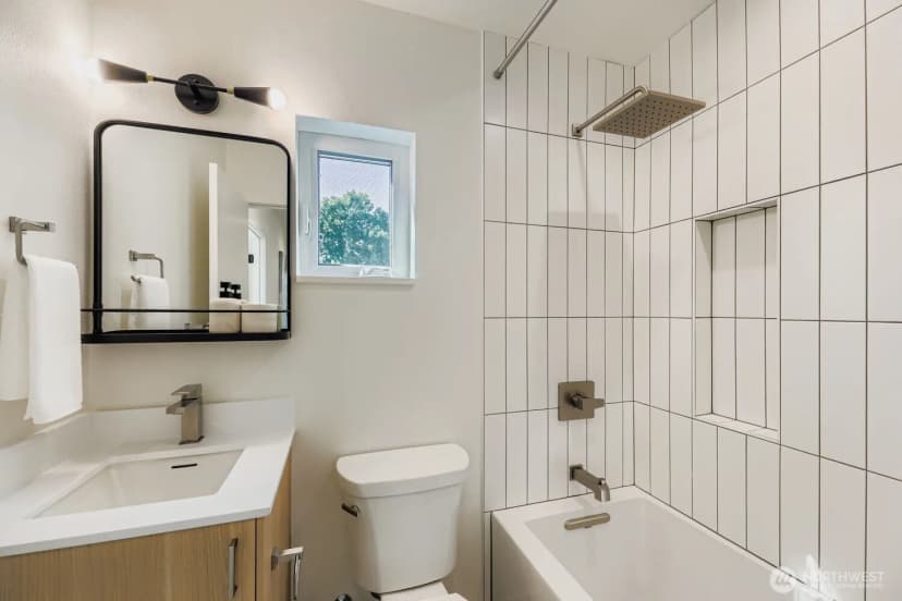 Property photo for 5717 35th Avenue Ne, Seattle photo 23