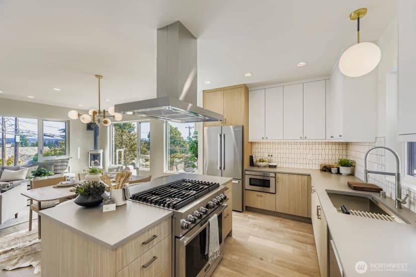 Property photo for 5717 35th Avenue Ne, Seattle photo 10