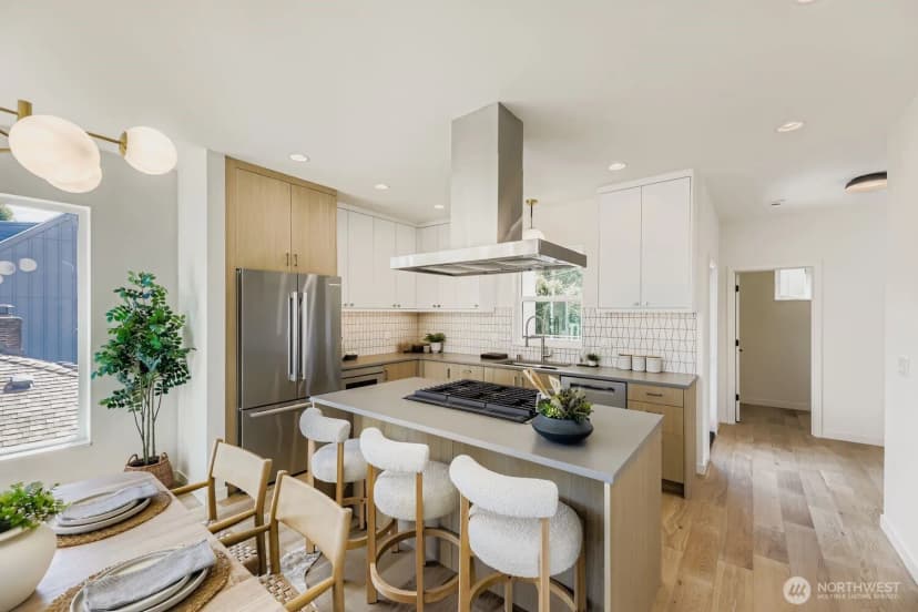 Property photo for 5717 35th Avenue Ne, Seattle photo 12