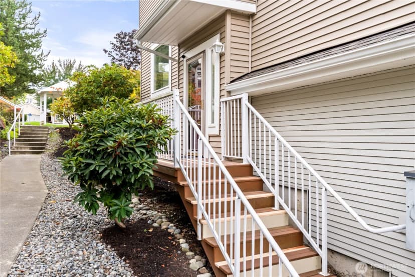 Property photo for 513 S 46th Place, Renton photo 3