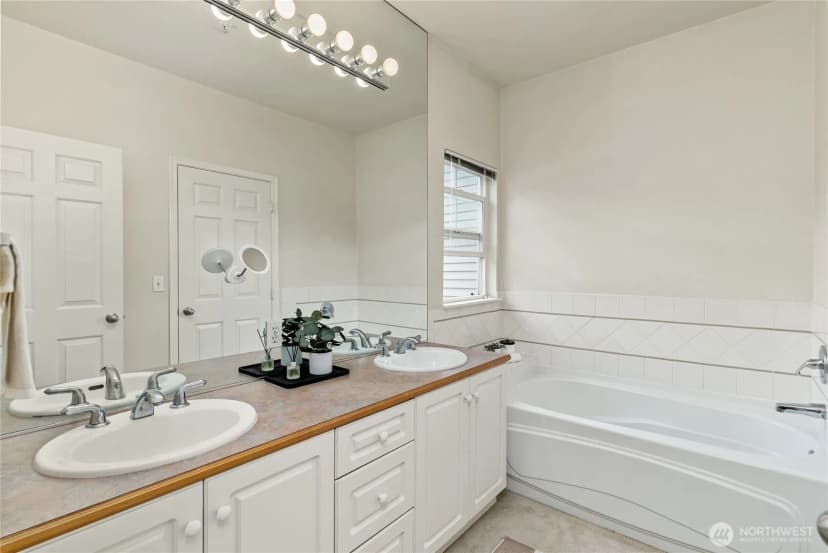 Property photo for 513 S 46th Place, Renton photo 31