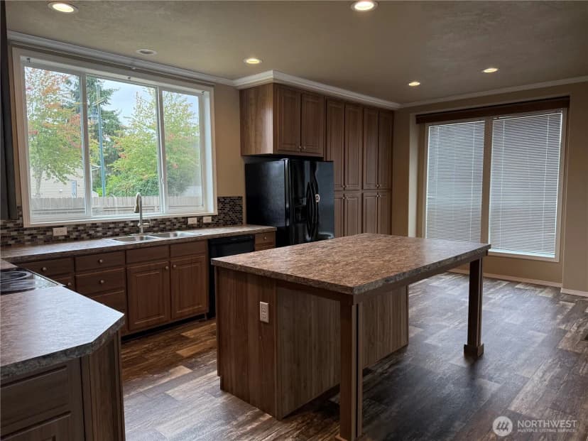 Property photo for 2204 S 312 Street, Federal Way photo 4