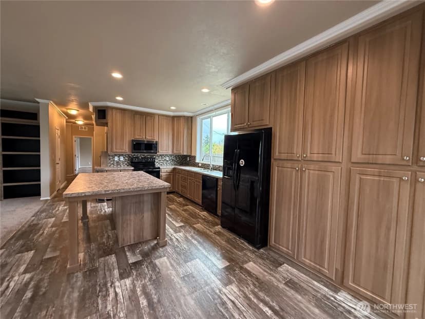 Property photo for 2204 S 312 Street, Federal Way photo 7