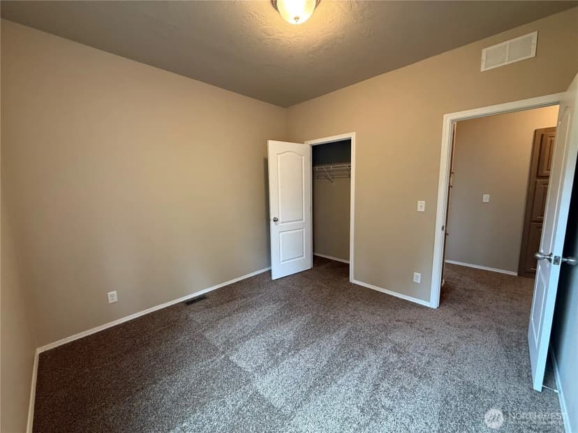 Property photo for 2204 S 312 Street, Federal Way photo 15
