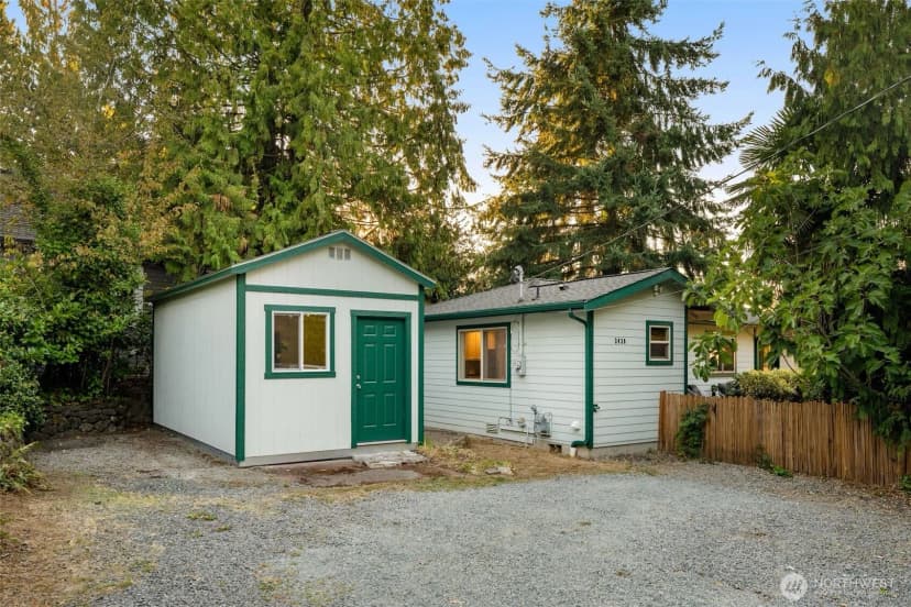 Property photo for 2438 S 116th Street, Burien photo 16