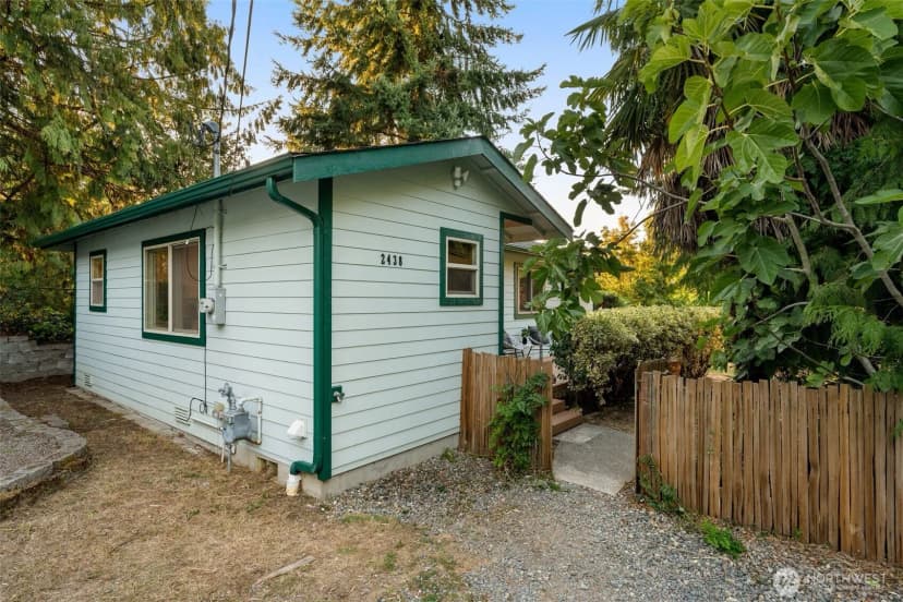 Property photo for 2438 S 116th Street, Burien photo 17