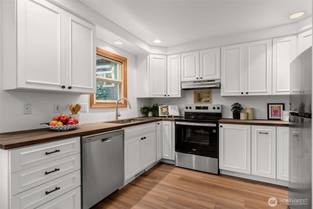 Property photo for 2438 S 116th Street, Burien photo 5
