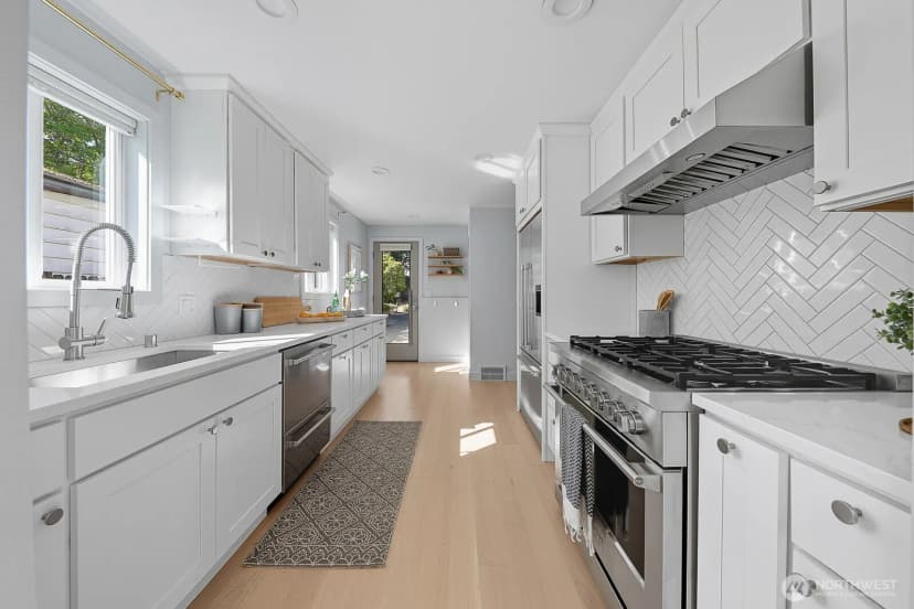 Property photo for 9514 44th Avenue Ne, Seattle photo 14