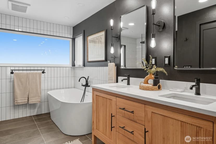 Property photo for 9514 44th Avenue Ne, Seattle photo 16