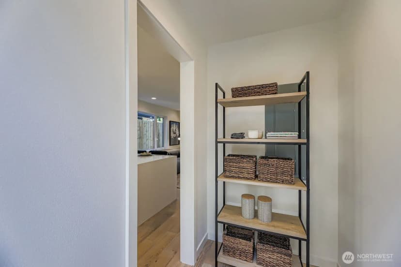 Property photo for 5717 35th Avenue Ne #b, Seattle photo 27