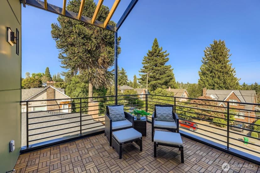 Property photo for 5717 35th Avenue Ne #b, Seattle photo 23