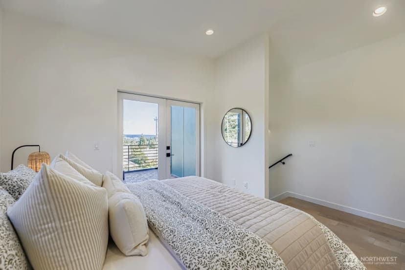 Property photo for 5717 35th Avenue Ne #b, Seattle photo 19