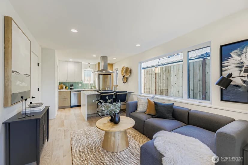 Property photo for 5717 35th Avenue Ne #b, Seattle photo 6
