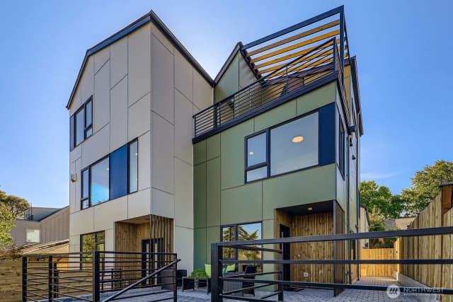 Property photo for 5717 35th Avenue Ne #b, Seattle