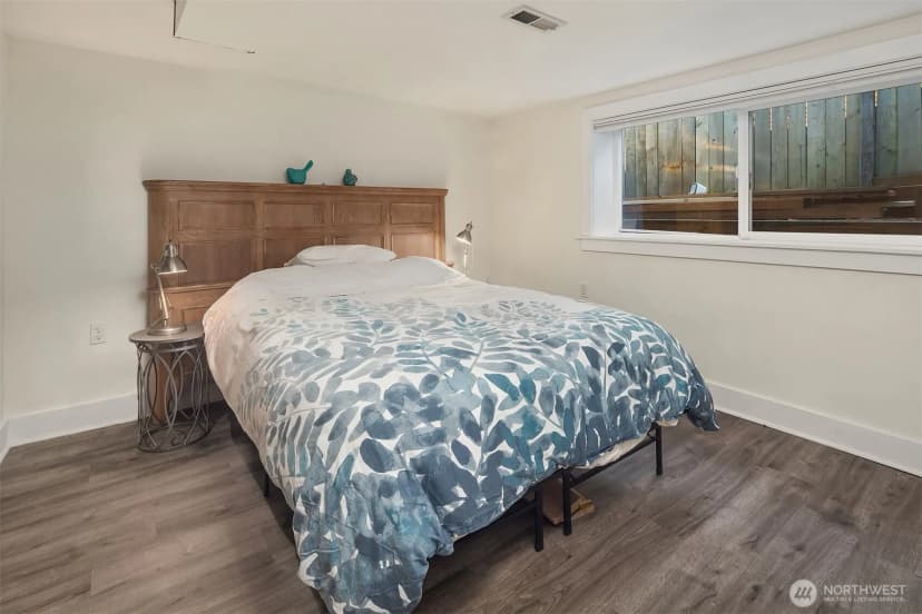 Property photo for 2816 11th Avenue W, Seattle photo 24