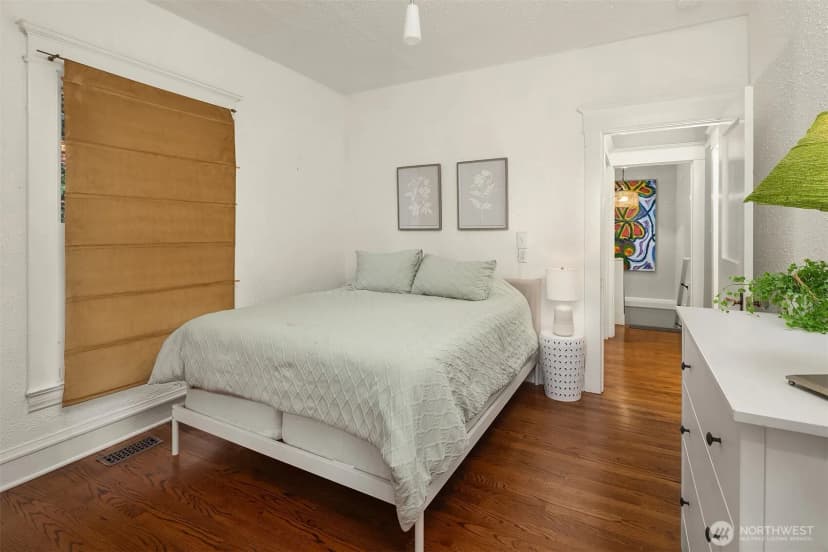 Property photo for 2816 11th Avenue W, Seattle photo 16