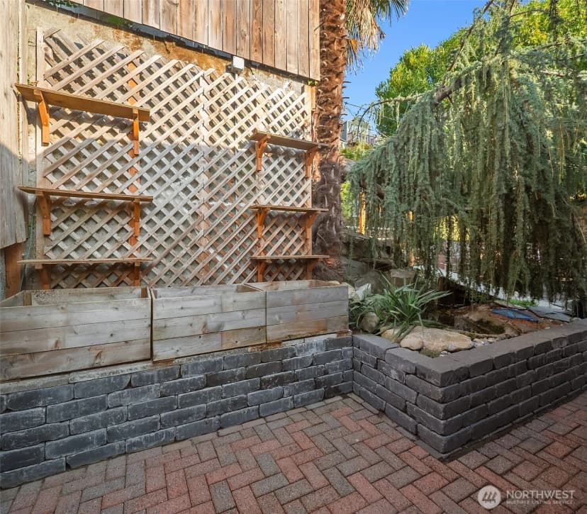 Property photo for 2816 11th Avenue W, Seattle photo 31