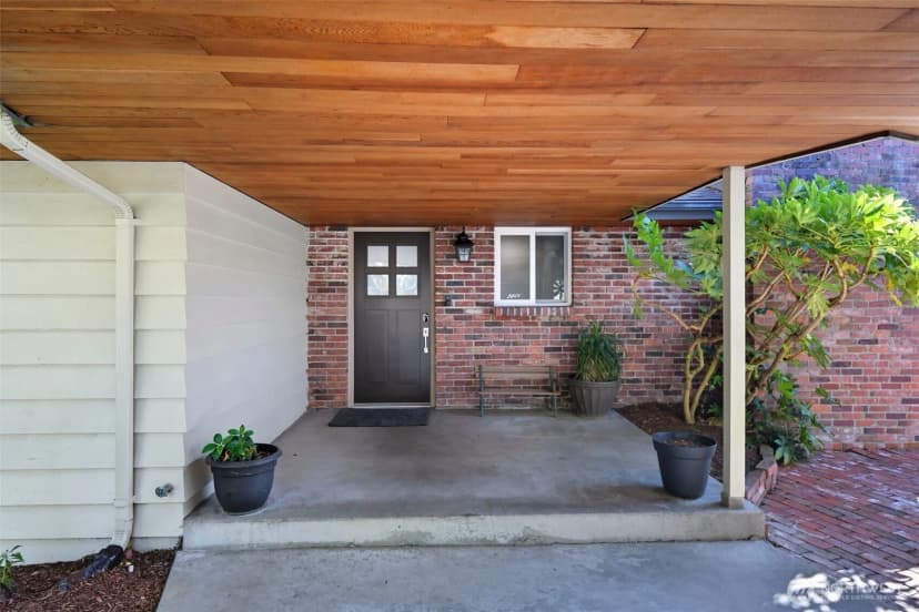 Property photo for 12455 Se 26th Place, Bellevue photo 2