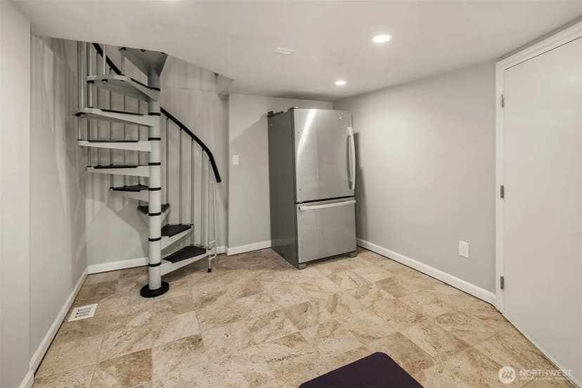 Property photo for 3257 37th Avenue Sw, Seattle photo 26
