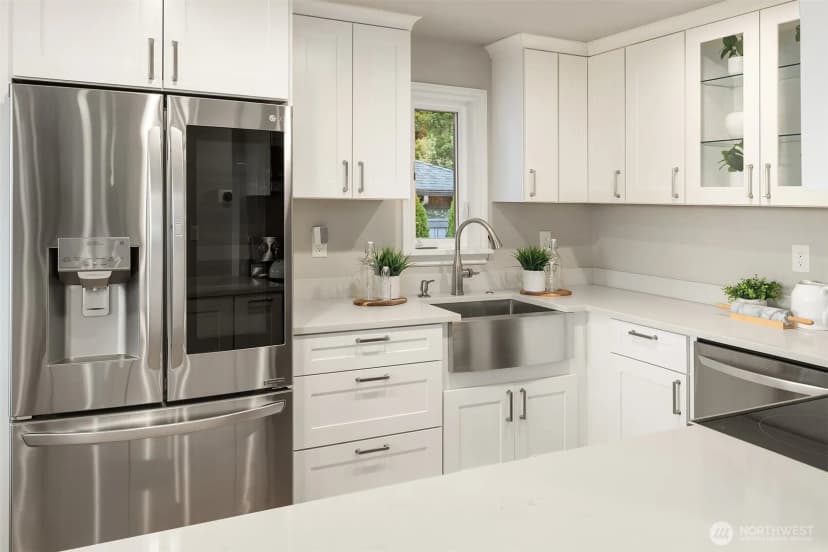 Property photo for 3257 37th Avenue Sw, Seattle photo 11