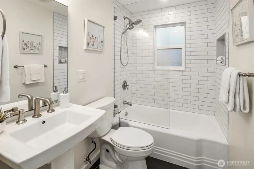 Property photo for 3257 37th Avenue Sw, Seattle photo 16
