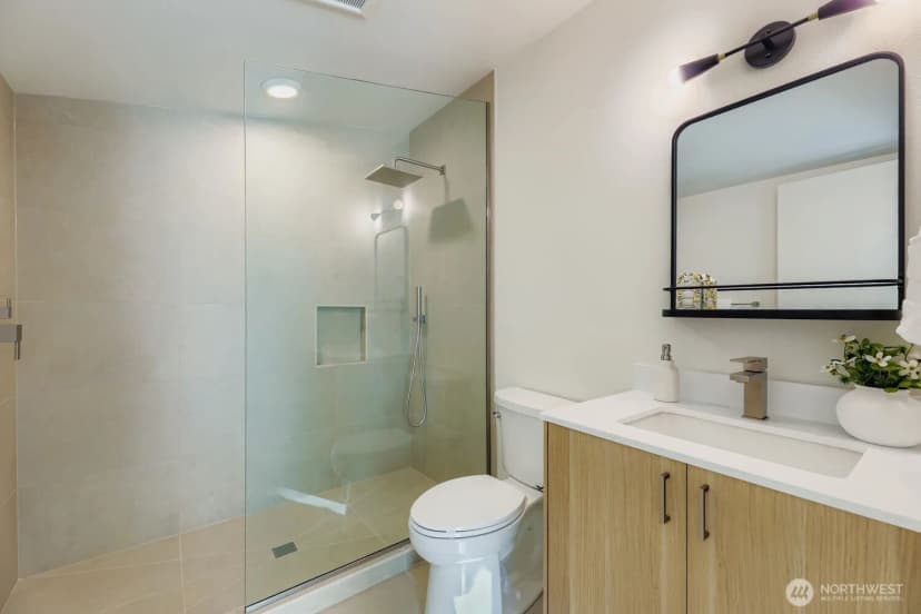 Property photo for 5715 35th Avenue Ne, Seattle photo 16