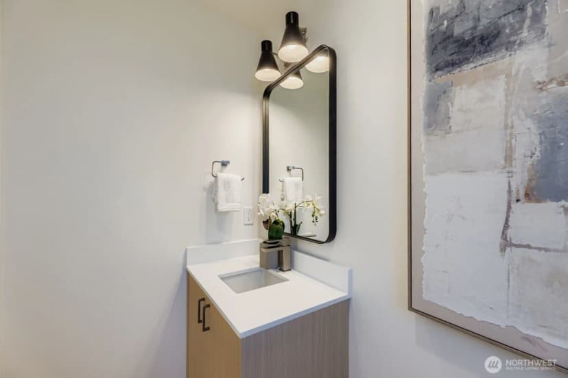 Property photo for 5715 35th Avenue Ne, Seattle photo 11