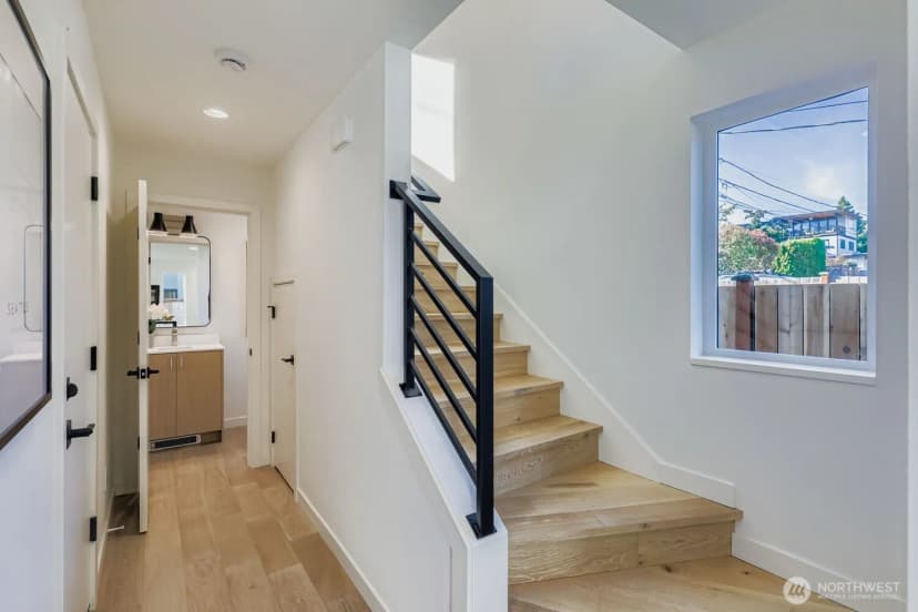 Property photo for 5715 35th Avenue Ne, Seattle photo 23