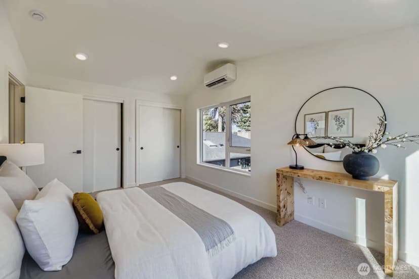 Property photo for 5715 35th Avenue Ne, Seattle photo 14