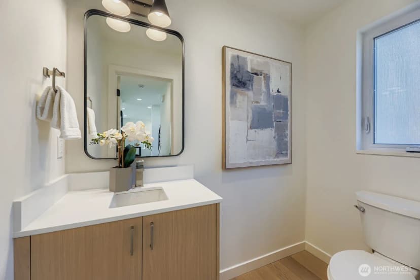 Property photo for 5715 35th Avenue Ne, Seattle photo 10