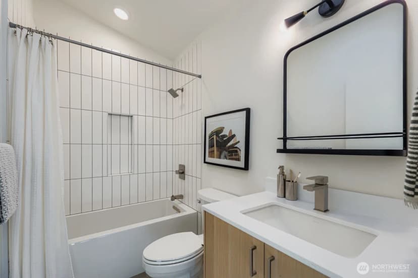 Property photo for 5715 35th Avenue Ne, Seattle photo 19