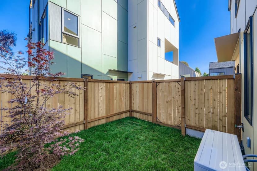 Property photo for 5715 35th Avenue Ne, Seattle photo 27