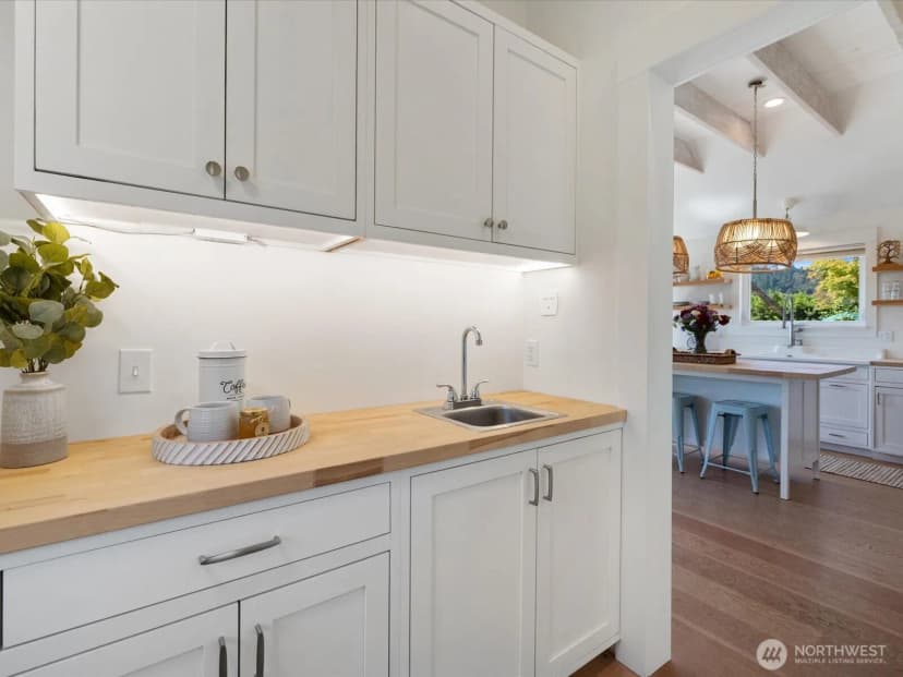 Property photo for 5504 318th Avenue Ne, Carnation photo 17