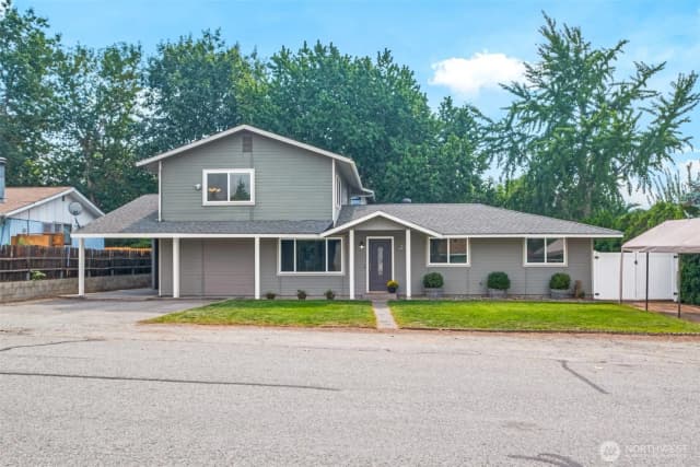 Property photo for 24 Hadley Street Ne, East Wenatchee photo 2