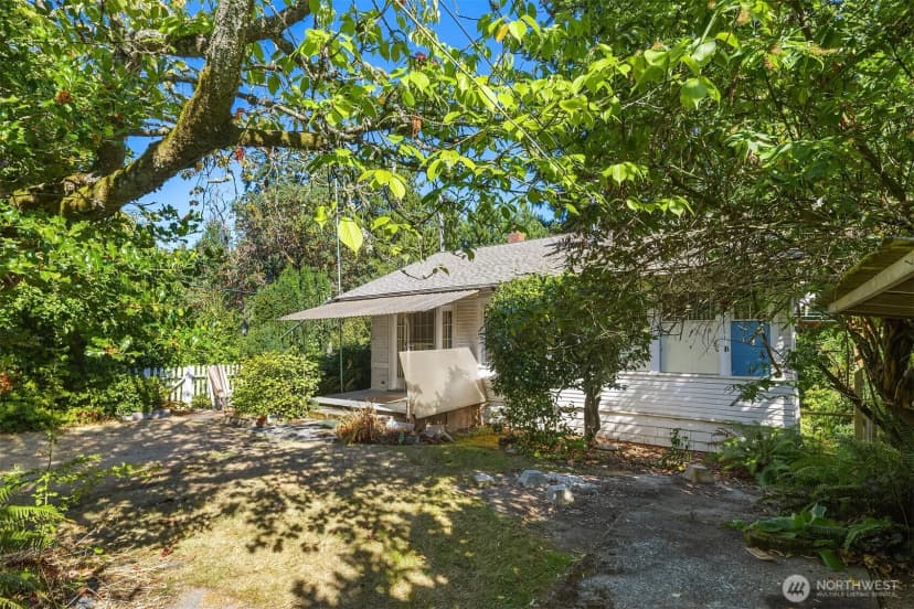 Property photo for 5202 35th Avenue Sw, Seattle photo 13